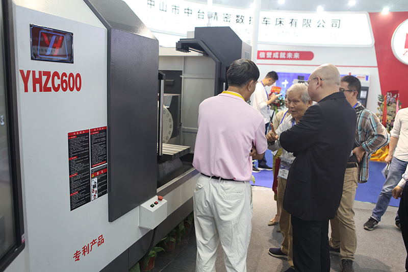 華亞數(shù)控新品雙頭臥深圳發(fā)布現(xiàn)場 華亞數(shù)控新品雙頭臥深圳發(fā)布現(xiàn)場